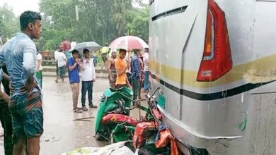 Photo of কুমিল্লার মনোহরগঞ্জে বাসচাপায় অটোরিকশার ৪ যাত্রী নিহত