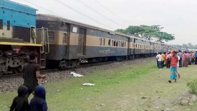 Photo of ঢাকার সঙ্গে উত্তর-দক্ষিণবঙ্গের রেল চলাচল বন্ধ