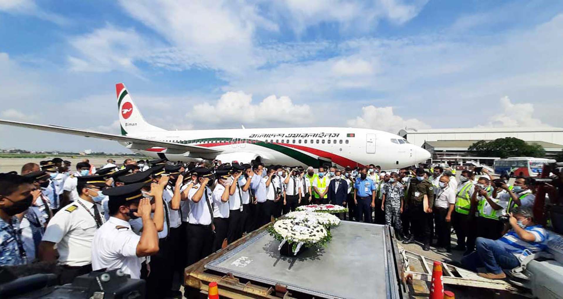 Photo of ফিরলেন নিথর পাইলট ক্যাপ্টেন নওশাদের মরদেহ