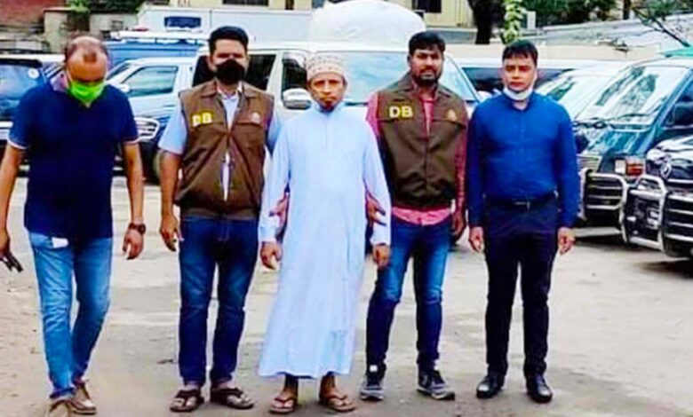 Photo of মুফতি ইব্রাহীমকে ডিবি’র জিজ্ঞাসাবাদ!