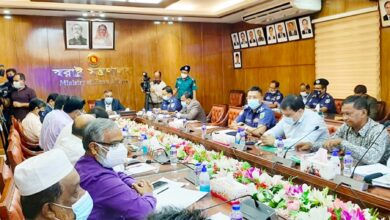 Photo of ১৫ দফা দাবি আদায়ে স্বরাষ্ট্রমন্ত্রীর সঙ্গে বৈঠকে ট্রাক মালিক-শ্রমিকেরা