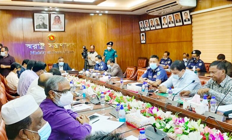 Photo of ১৫ দফা দাবি আদায়ে স্বরাষ্ট্রমন্ত্রীর সঙ্গে বৈঠকে ট্রাক মালিক-শ্রমিকেরা