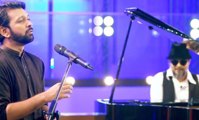 Photo of ‘পিয়ানো লাউঞ্জ’-এ গাইলেন তাহসান