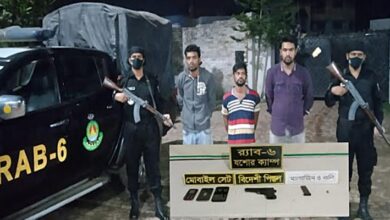 Photo of যশোরে র‍্যাবের অভিযানে বিদেশি পিস্তলসহ আটক ৩