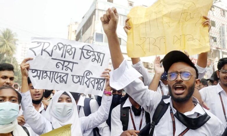 Photo of গণপরিবহনে শিক্ষার্থীদের হাফ ভাড়া কার্যকর