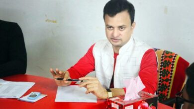 Photo of রাজশাহী মেয়র ধরিয়ে দিতে লাখ টাকা পুরস্কার ঘোষণা