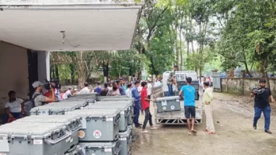 Photo of কুমিল্লা সিটি করপোরেশনের নির্বাচন: কেন্দ্রে কেন্দ্রে যাচ্ছে ইভিএমসহ ভোটের সরঞ্জাম