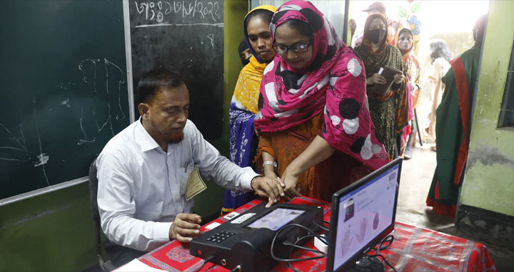 Photo of কুমিল্লা সিটি করপোরেশনের ভোটগ্রহণ শেষ, চলছে গণনা