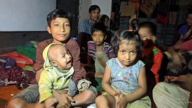 Photo of ক্ষুধায় কাঁদছে দেড় বছরের শিশু