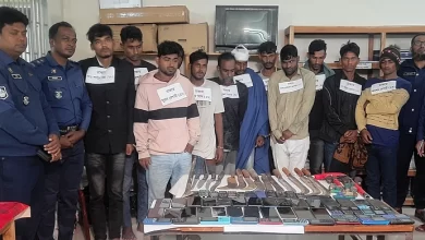 Photo of মেঘনায় পুলিশের সঙ্গে গোলাগুলিতে ডাকাত আহত, আটক ১৩