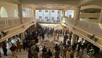 Photo of পাকিস্তানে পুলিশ লাইন মসজিদে বিস্ফোরণে নিহত ২৮, আহত দেড়শ