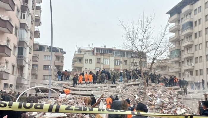 Photo of ভূমিকম্পে তুরস্ক-সিরিয়ায় নিহত বেড়ে ৪৩০০