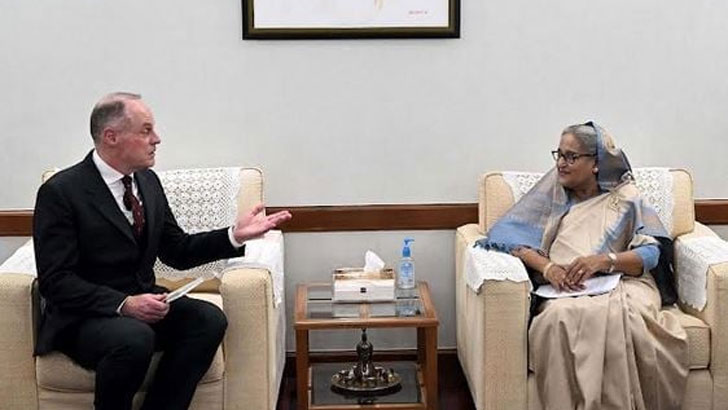 Photo of ব্যবস্থাপত্র ছাড়া অ্যান্টিবায়োটিক বিক্রি বন্ধ চান প্রধানমন্ত্রী