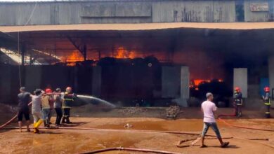 Photo of সীতাকুণ্ডে তুলার গোডাউনে অগ্নিকাণ্ড সাড়ে ৭ ঘণ্টায়ও নিয়ন্ত্রণে আসেনি