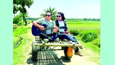 Photo of একই গানে গুরু-শীষ্য