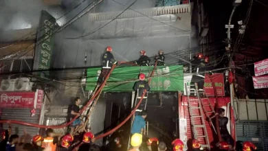 Photo of ওয়ারীর ভবনে লাগা আগুন নিয়ন্ত্রণে