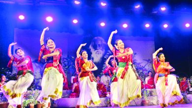 Photo of ‘আঁধারে দুয়ারে তব বাজিয়েছিনু বীণা’