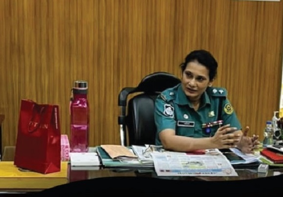 Photo of পুলিশ জনগণের শত্রু নয়, বরং বন্ধু: ডিসি শাকিলা