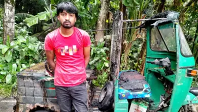 Photo of ফরিদগঞ্জে চলন্ত অটোরিকশায় আগুন