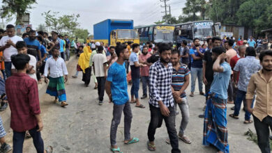 Photo of গাজীপুরে ১০ দফা দাবিতে শ্রমিকদের মহাসড়ক অবরোধ