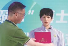 Photo of চীনে পিএইচডি করছে হিউম্যানয়েড রোবট!