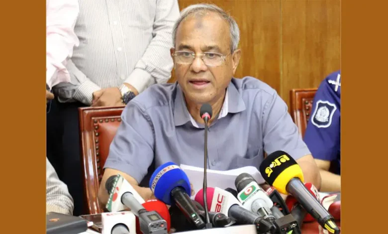 Photo of দূর্গাপূজায় এবার মণ্ডপের পাশাপাশি আইনশৃঙ্খলা বাহিনীর সদস্য বেড়েছে: স্বরাষ্ট্র উপদেষ্টা