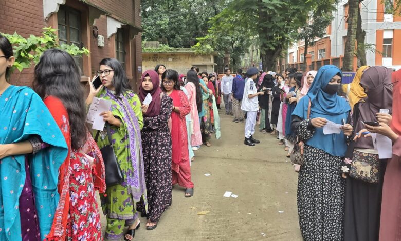 Photo of সংঘাত ছাড়াই শেষ হলো ৩৮তম ডাকসু নির্বাচনের ভোটগ্রহণ