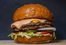 Photo of বিশ্বের সবচেয়ে দামী এই বার্গারের দাম সাড়ে ১৩ লাখ টাকা